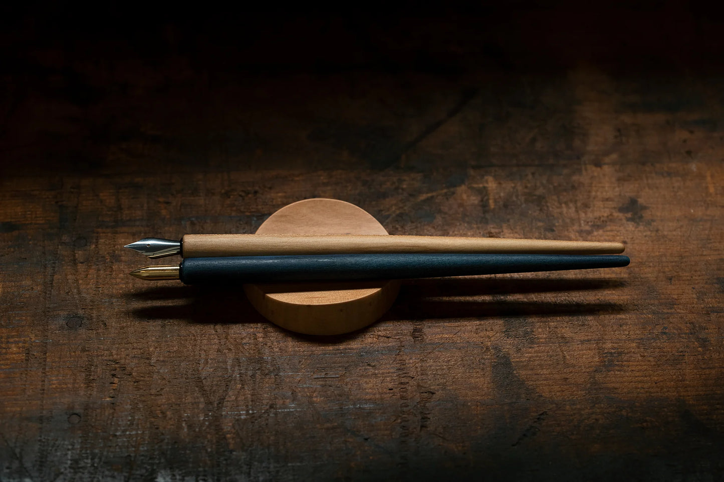 Kakimori Sakura Wood Pen Rest. Dip Pen Rest with Kakimori Dip Pens