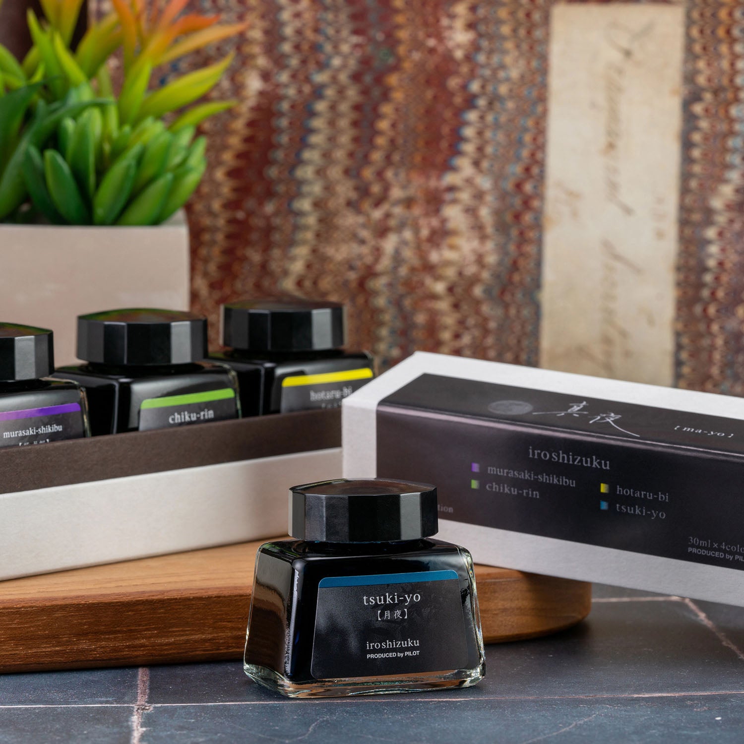 Pilot Iroshizuku Ink - Ma-Yo Gift Set - 30 ml Bottles - Limited Edition Fountain Pen Ink Lifestyle