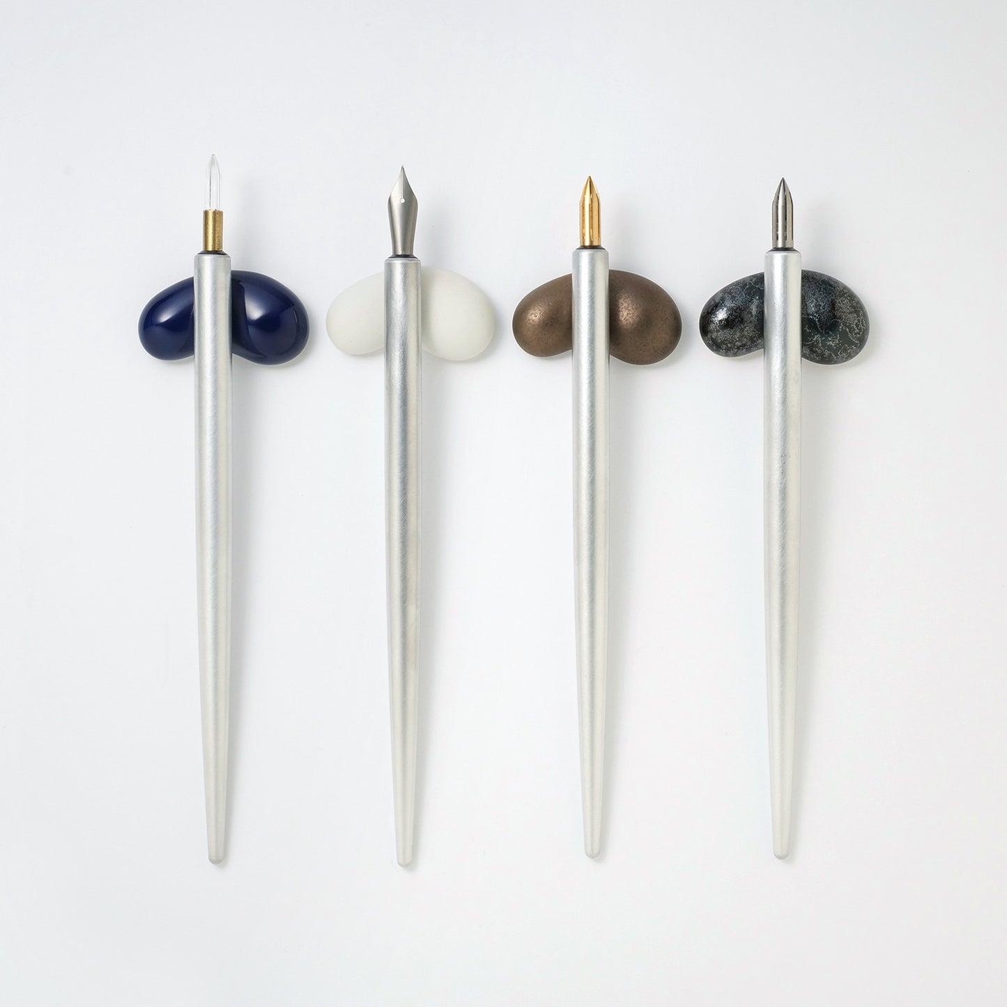 Kakimori Hasami Pen Rests with nib holders and nibs