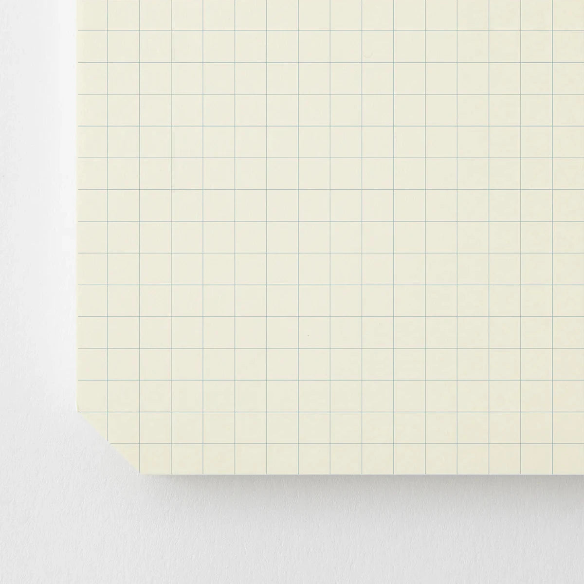 MD Paper Pad - A5 - Grid - Fountain Pen Friendly Paper Made in Japan corner detail