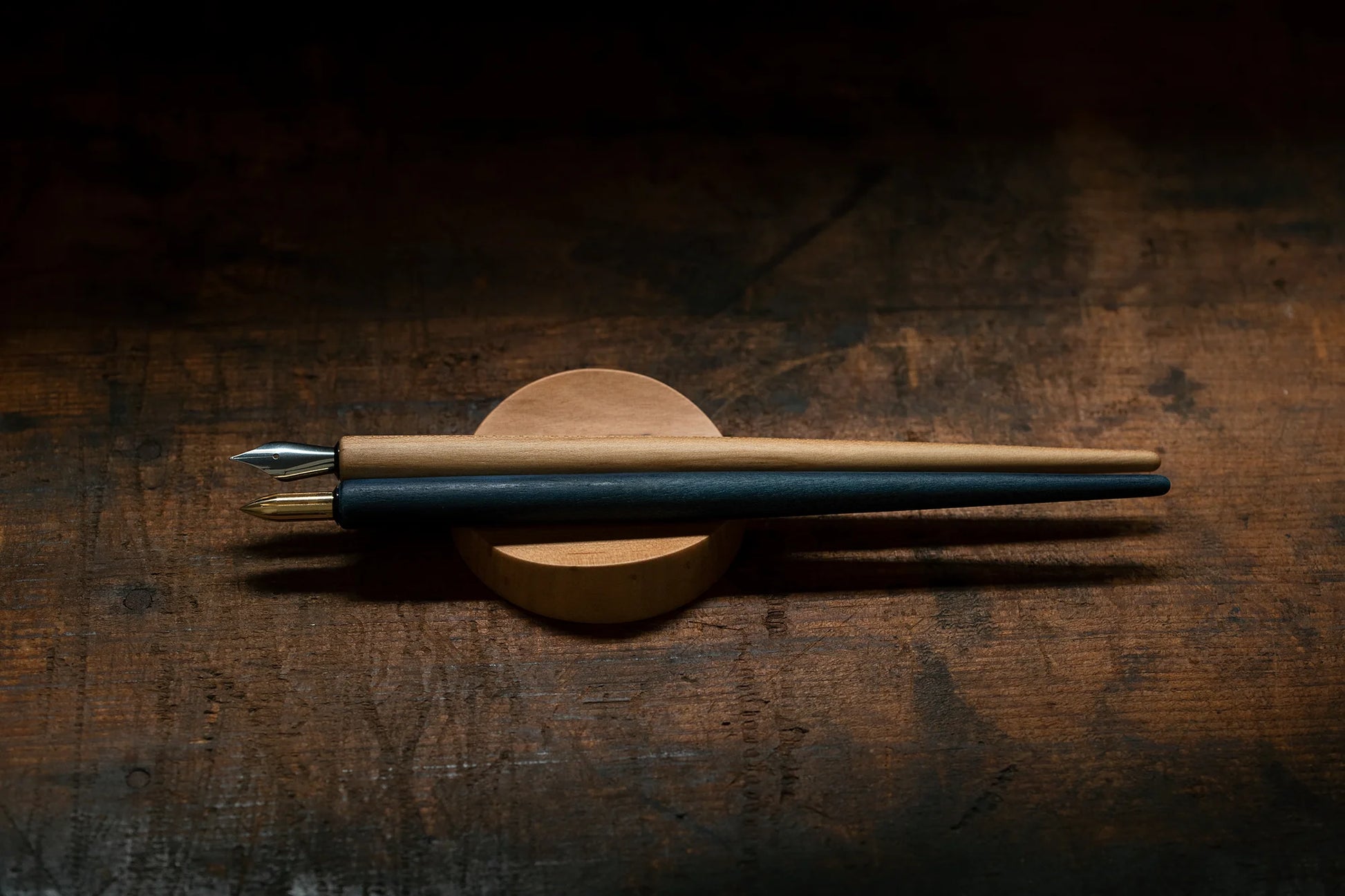Kakimori Sakura Wood Pen Rest. Dip Pen Rest with Kakimori Dip Pens